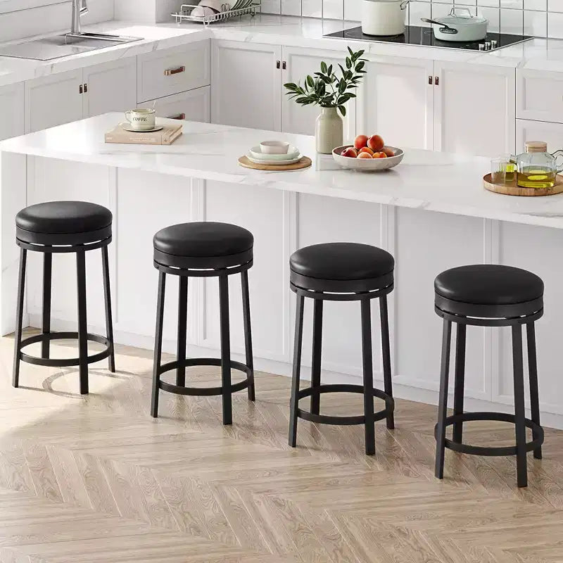 Sgabello da Bar Girevole in Metallo Nero, Seduta Rotonda Senza Schienale in Pelle PU con Poggiapiedi, Altezza Contatore 24", Set da 4