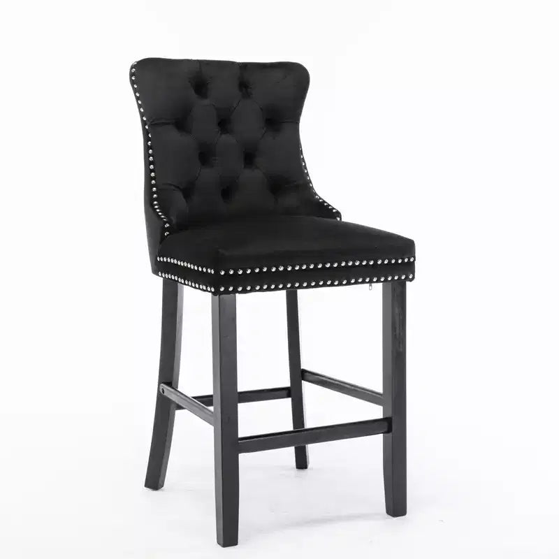 Sgabelli da Bar Trapuntati in Velluto con Gambe in Legno – Disponibili in Nero, Blu, Oro, Grigio e Arancione