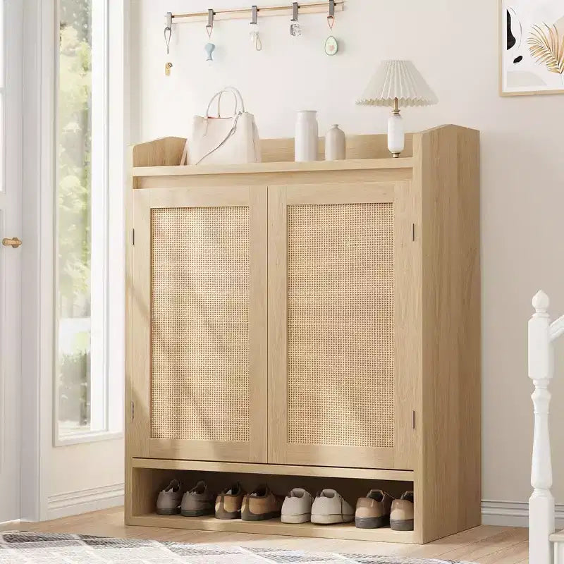 Armadietto portascarpe chiuso in rattan nero e rovere, 24 paia, autoportante